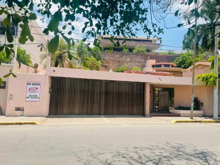 Hermosa residencia en venta con privilegiada ubicación en colonia Guadalupe, Culiacán, Sinaloa